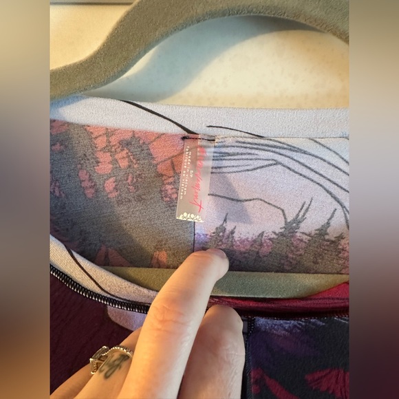 NWT FREE PEOPLE Movement Right On Run Printed Long Sleeve Layer Rocky Ridge - Picture 7 of 10